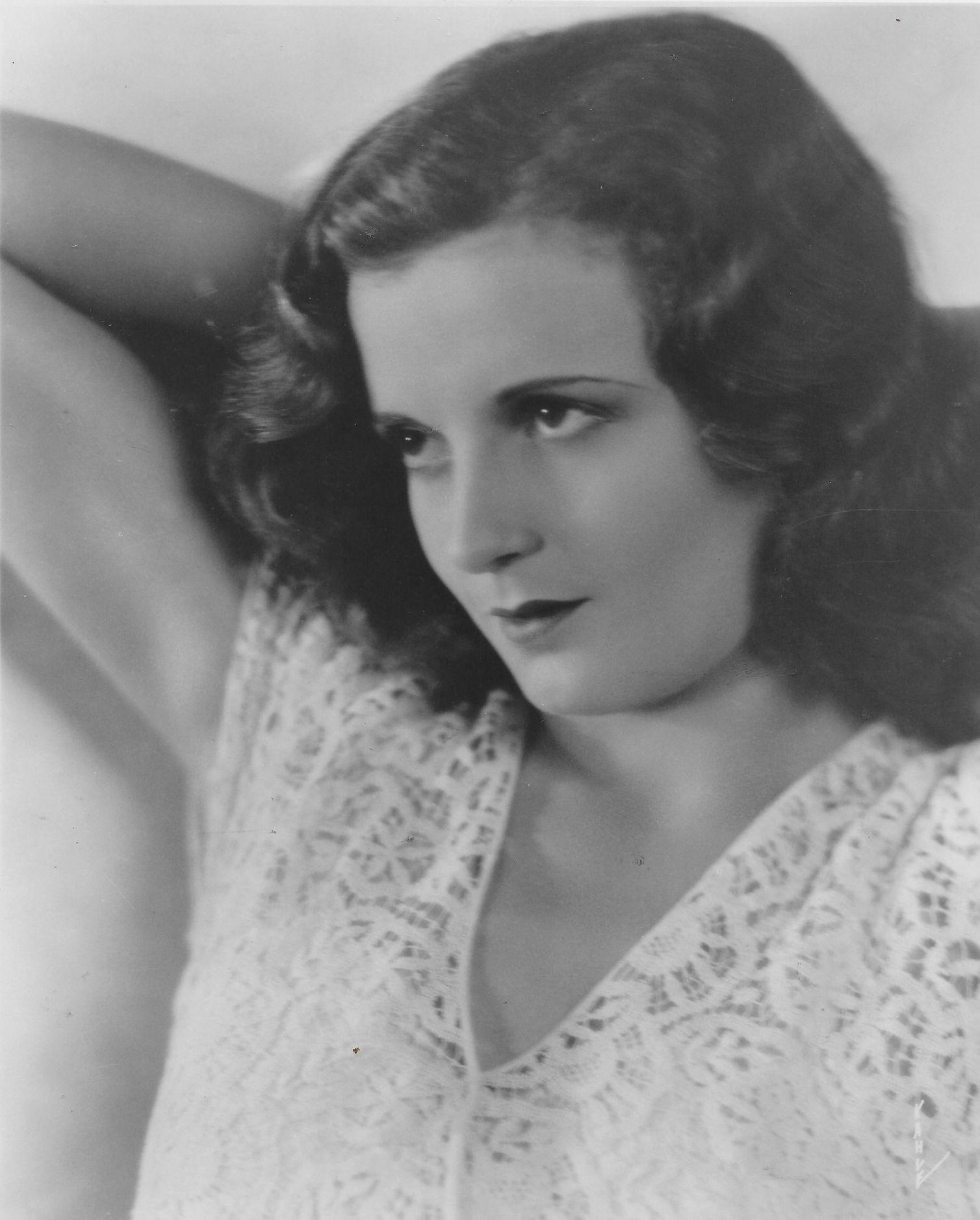Nora Lane image