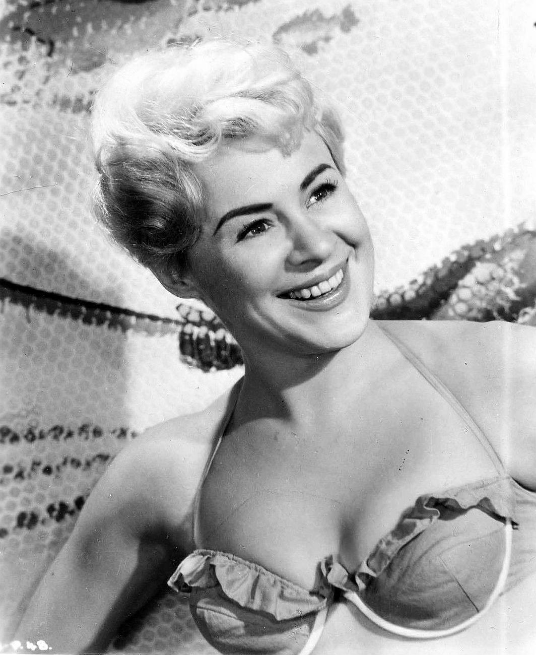 Dilys Laye image