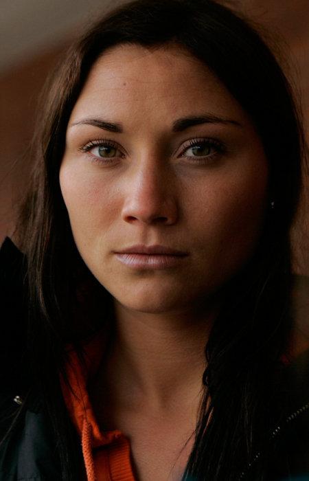 Stephanie Leon image
