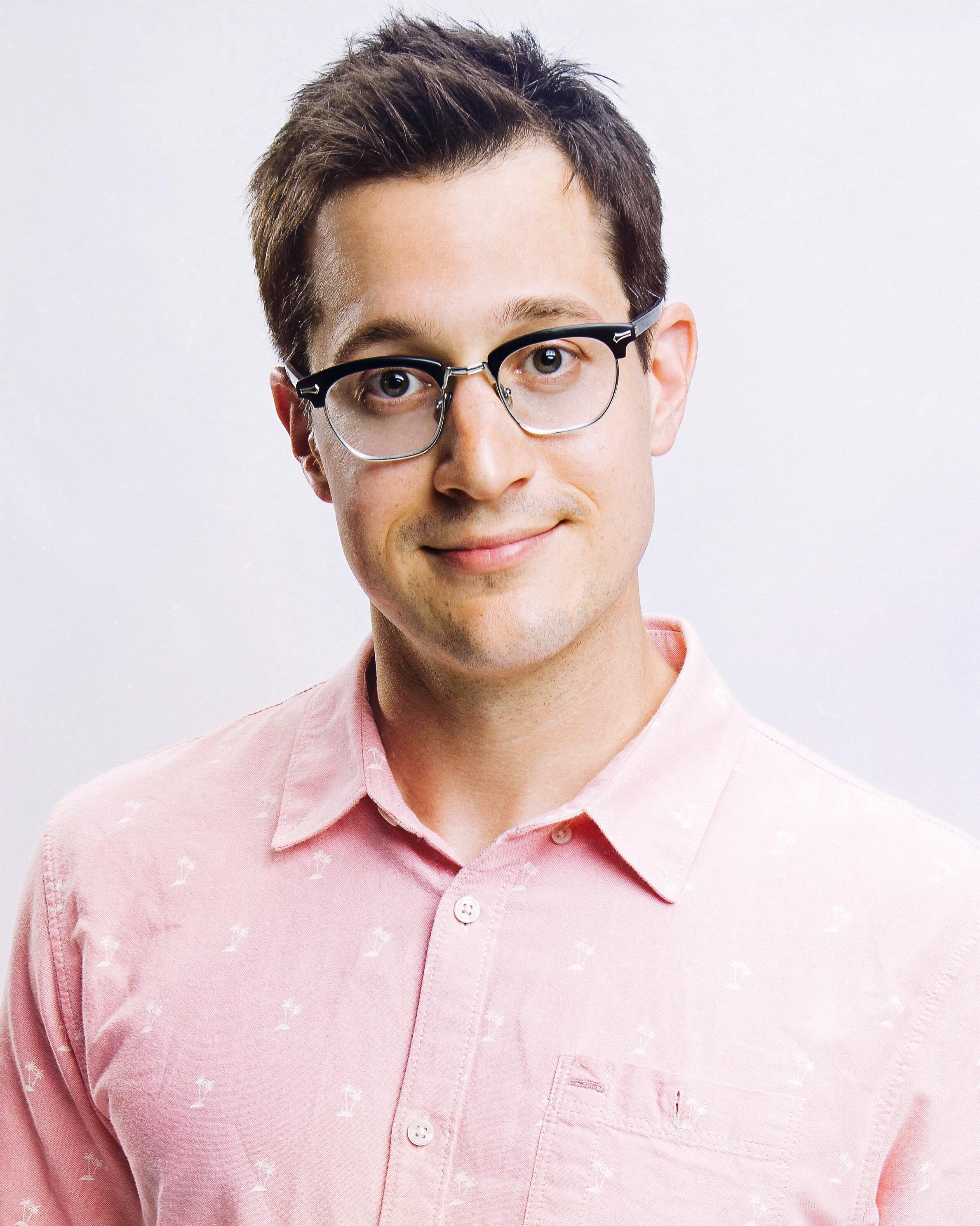 Dan Levy image
