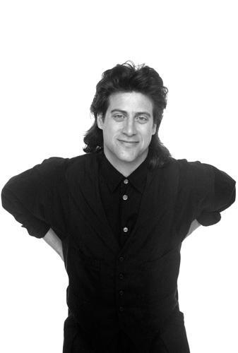 Richard Lewis image