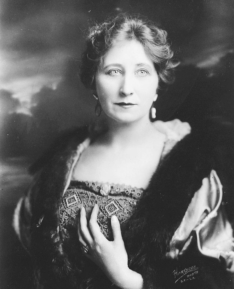 Vera Lewis image