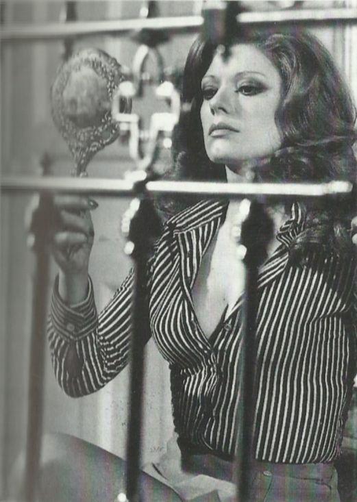 Eva León image