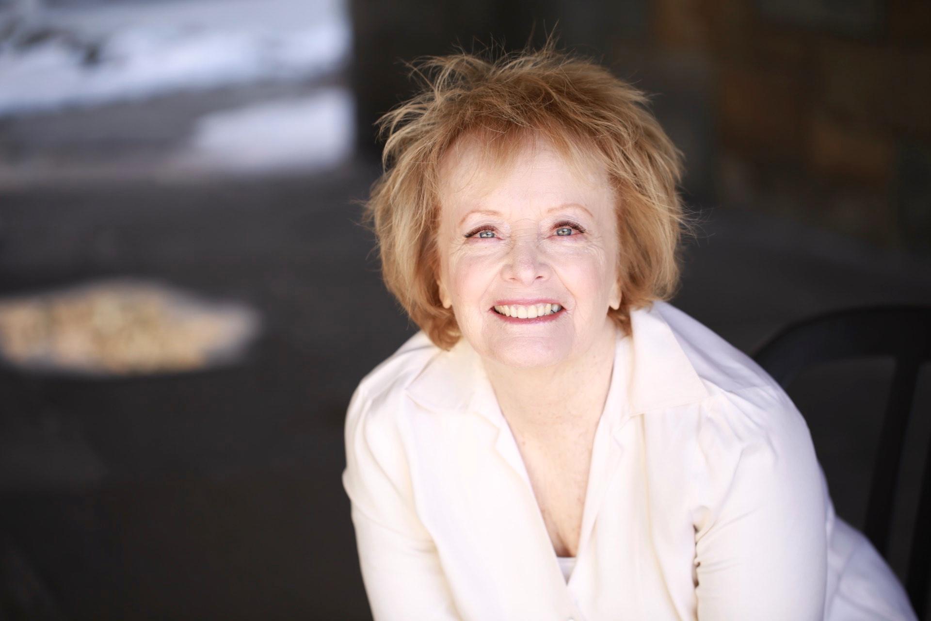 Lynne Lipton image