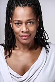 Suzette Llewellyn image