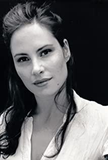 Kate Loustau image