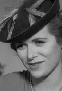 Betty Lynne image