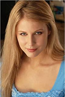 Alison MacInnis image