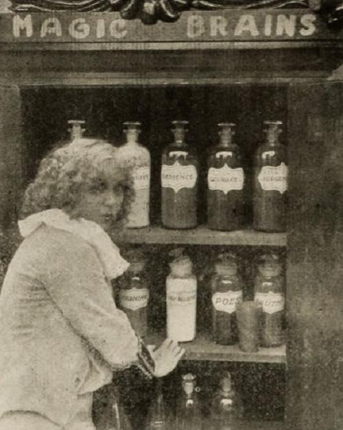 Violet MacMillan image