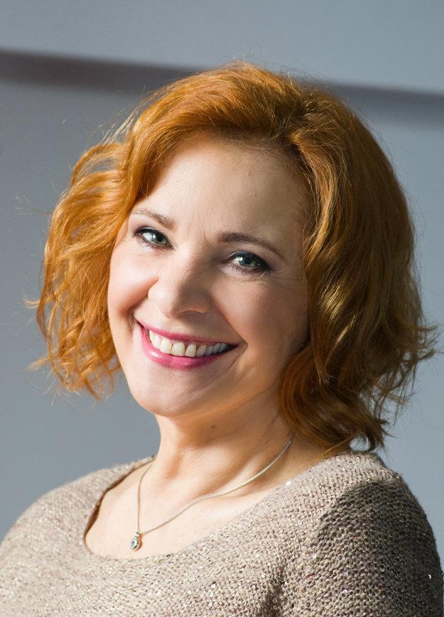 Kamila Magálová image