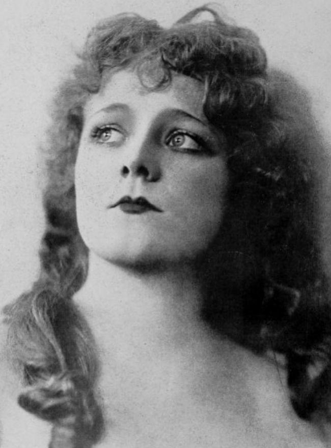 Alice Mann image
