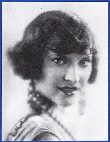 Gina Manès image