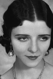Mona Maris image