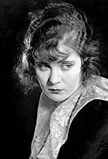 Mae Marsh image
