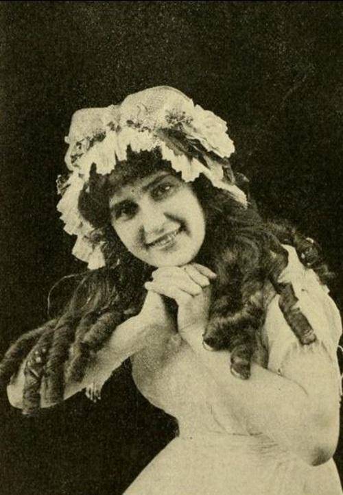 Helen Marten image