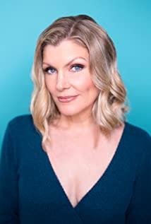 Erin Matthews image