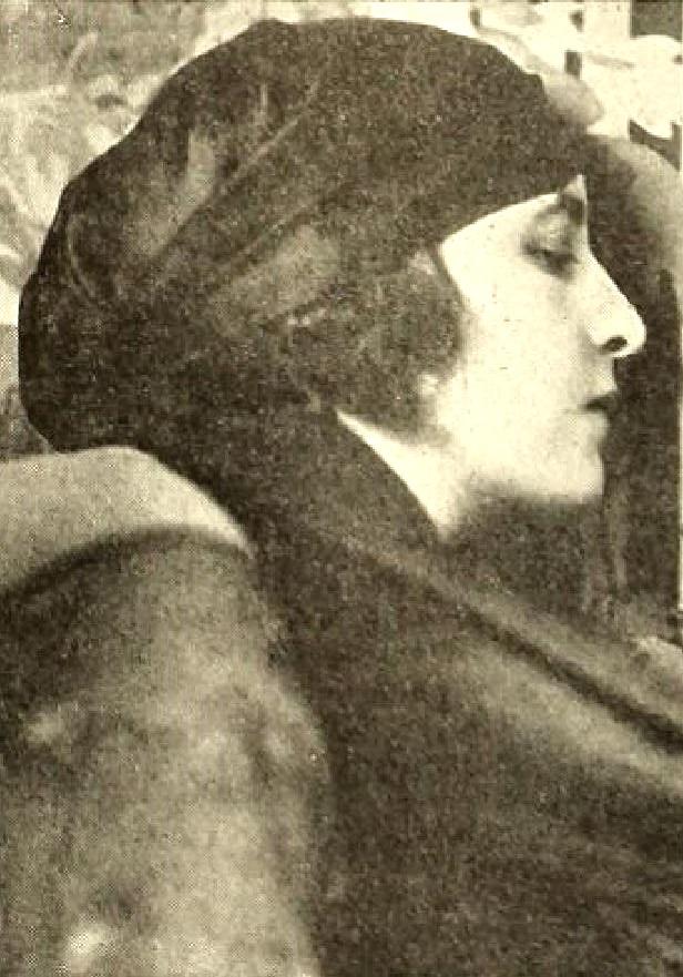 Christine Mayo image