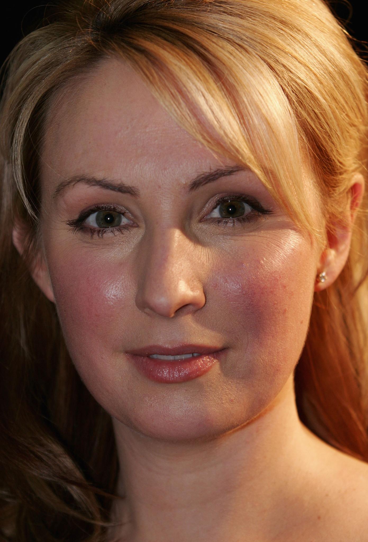 Lisa McCune image