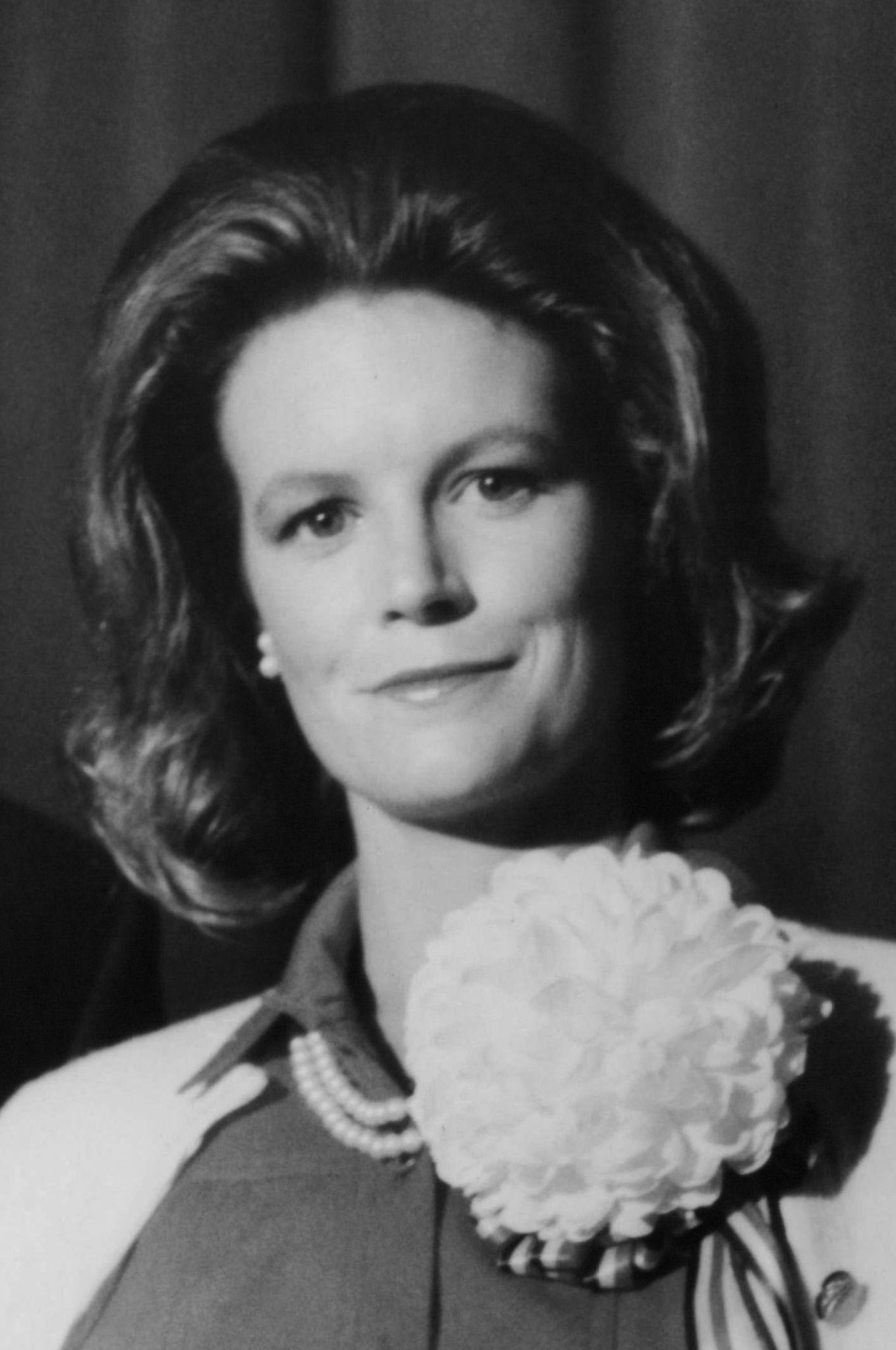 Annie McEnroe image