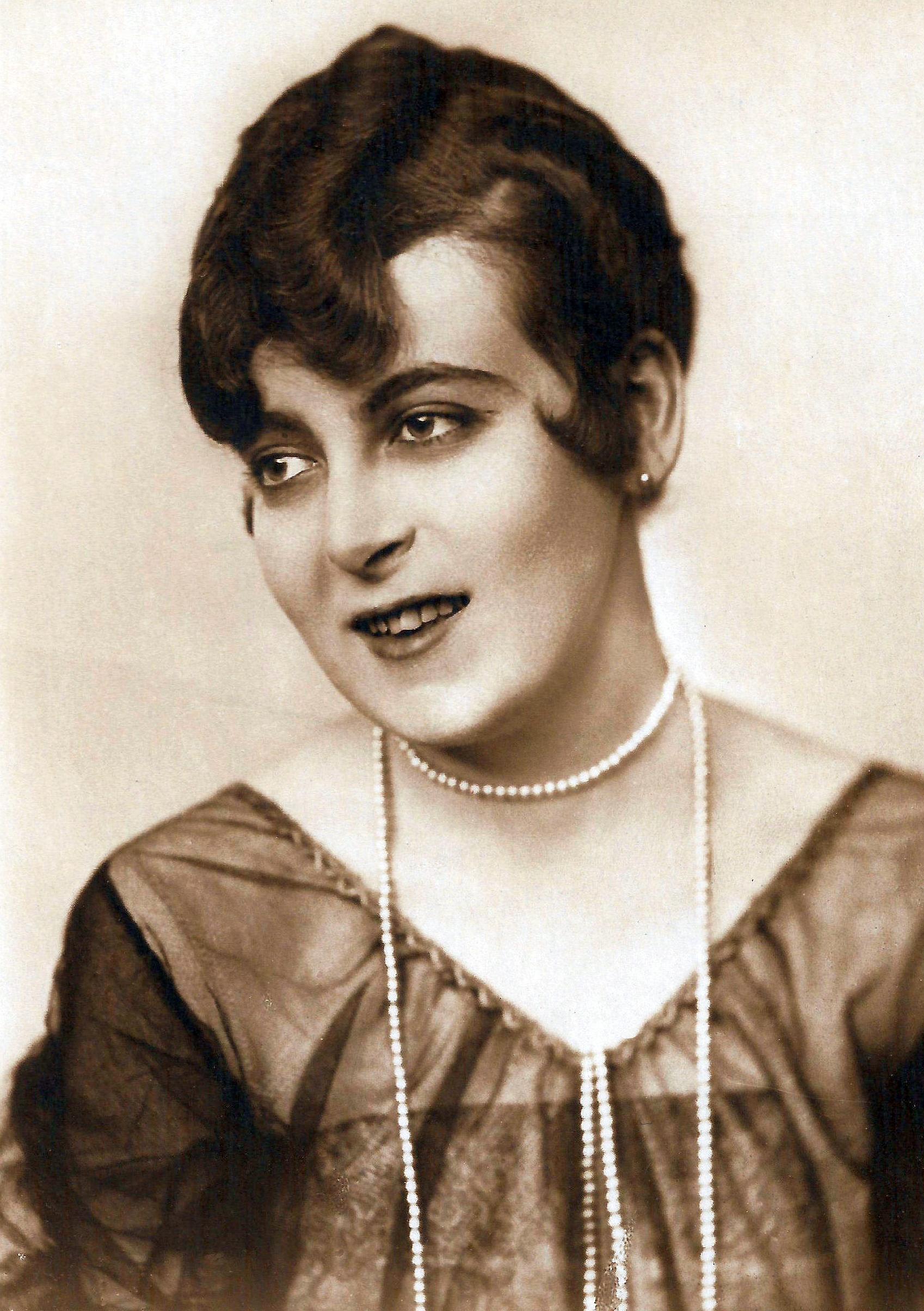 Edith Meller image
