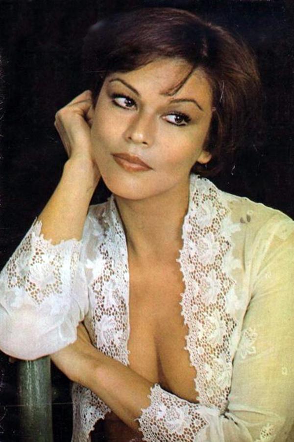 Mirta Miller image