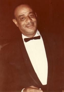 Donald Mills image