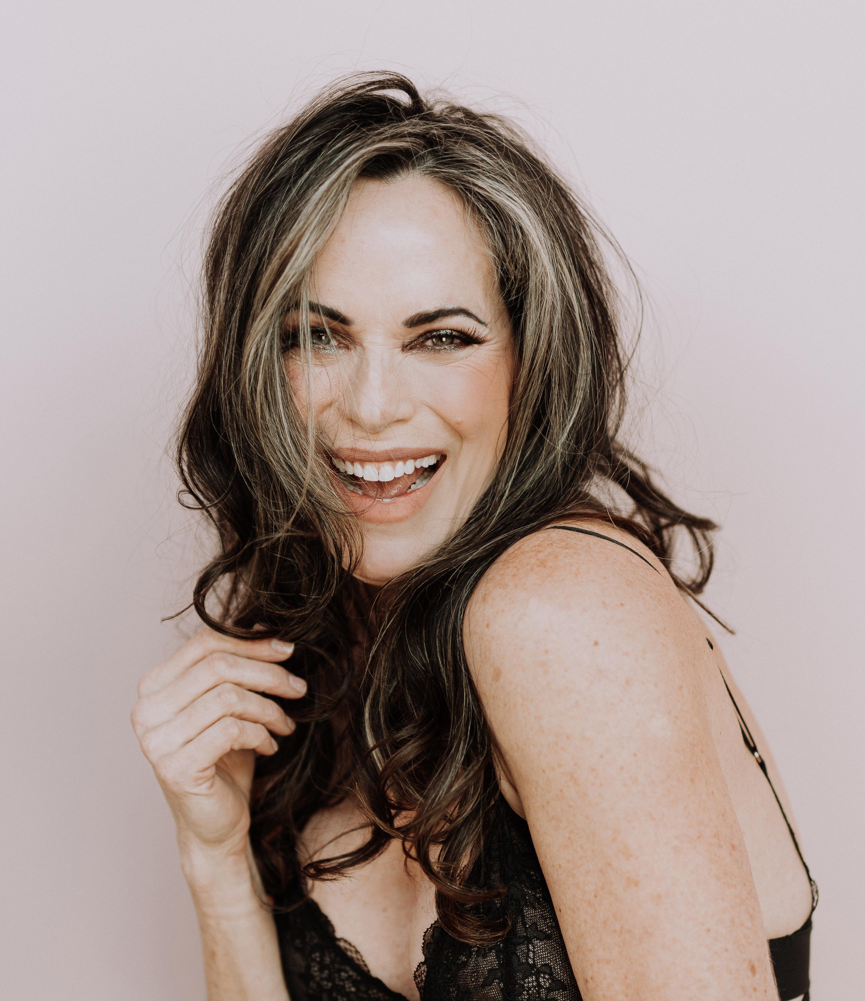 Kristin Minter image
