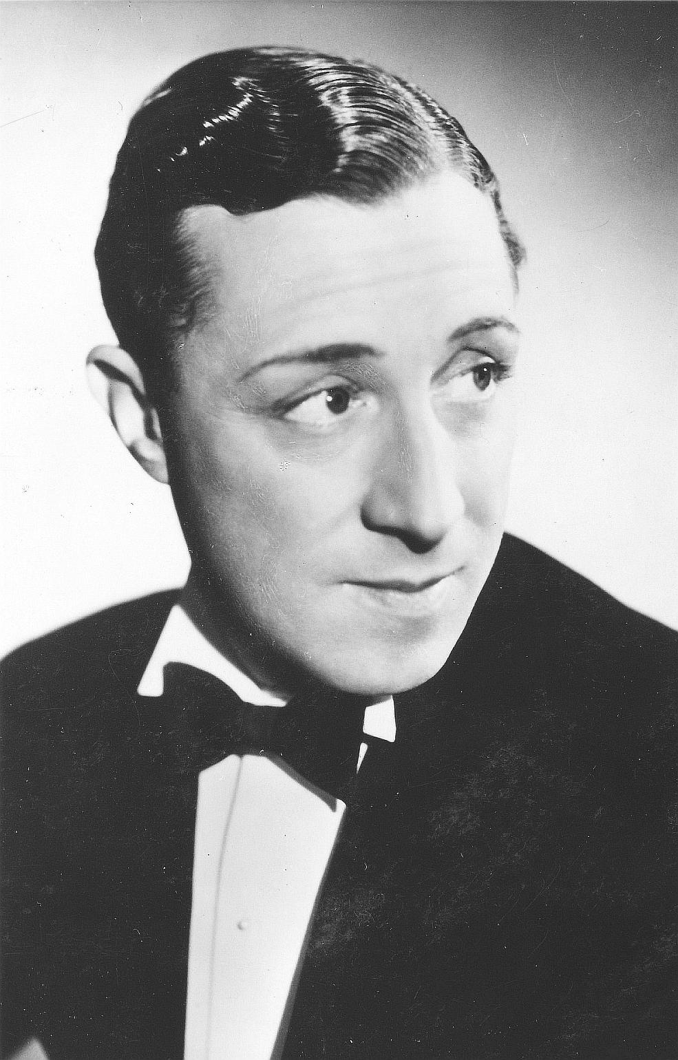 Clifford Mollison image