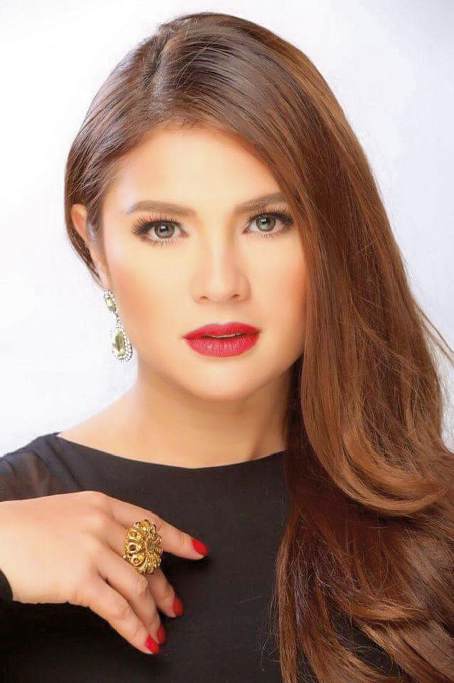 Vina Morales image