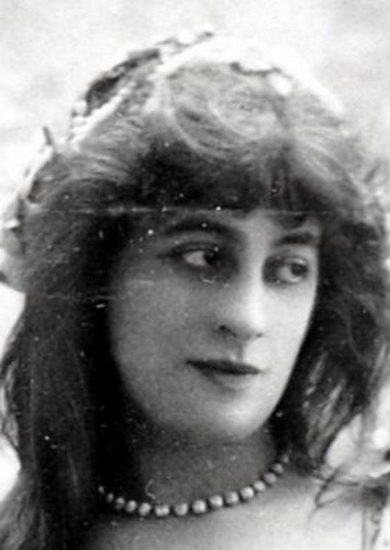 Suzanne Munte image
