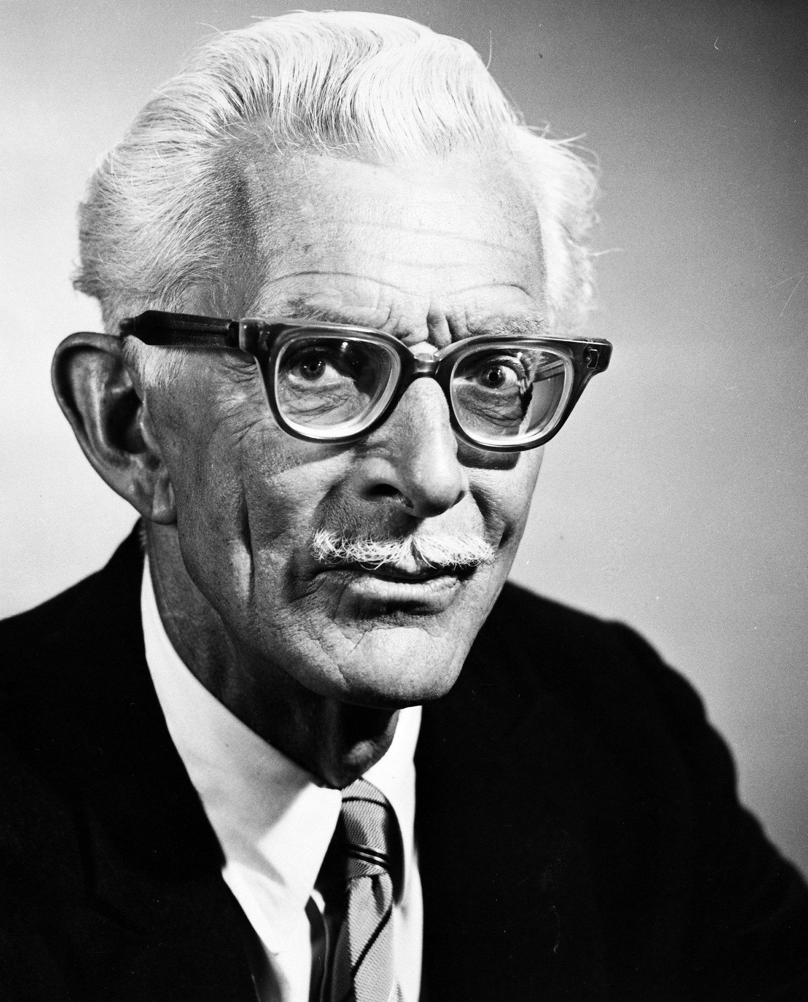 Alan Napier image