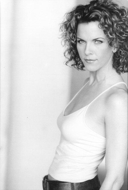 Yvette Nipar image