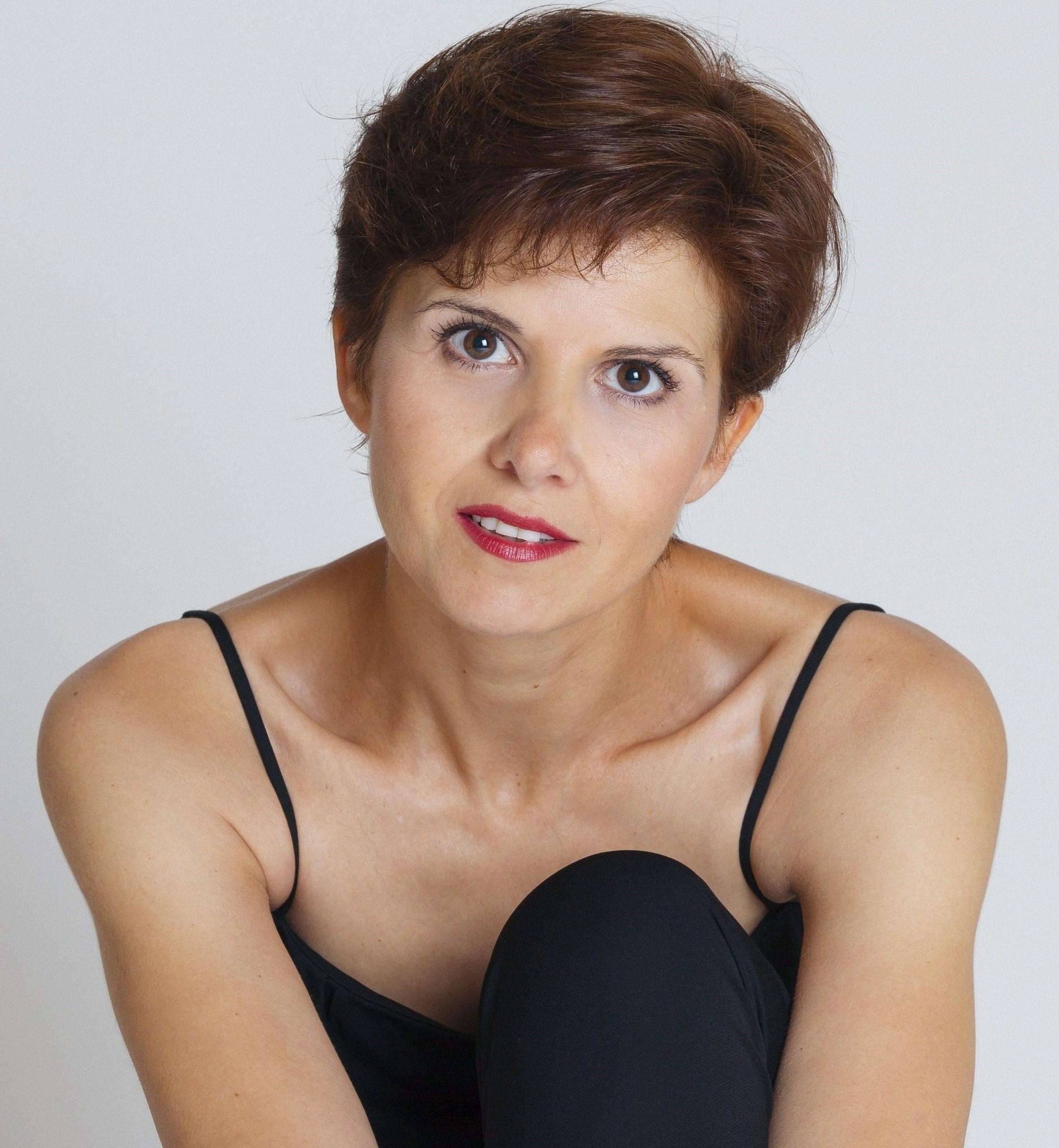 Isabel Naveira image