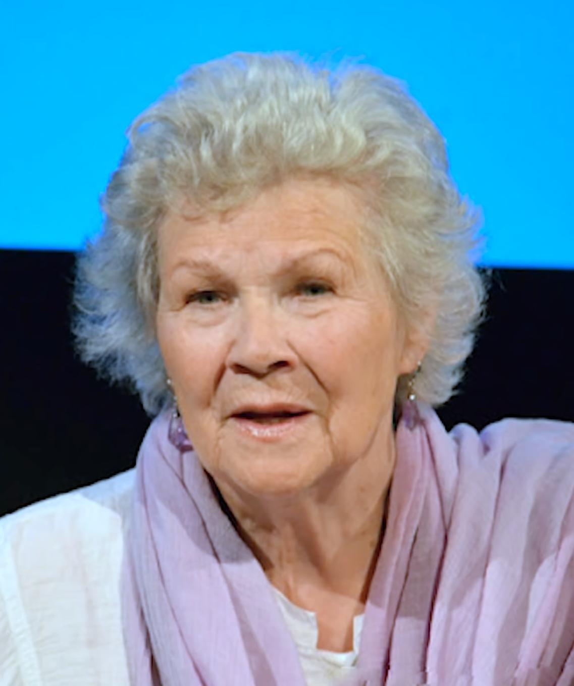 Suzanne Neve image