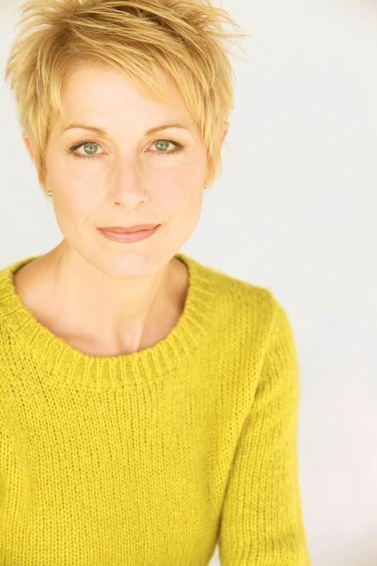Angela Nicholas image