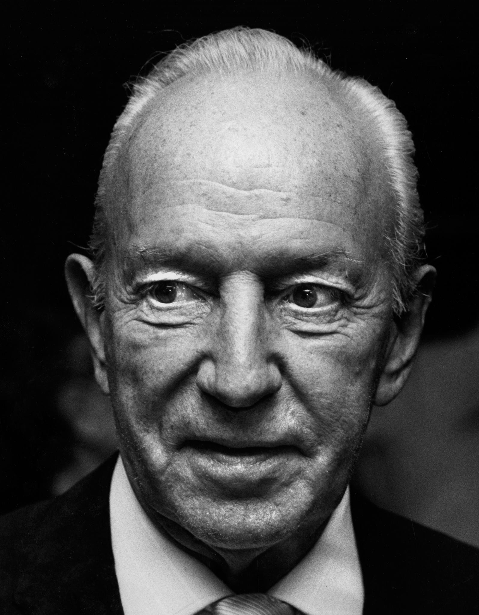 Lloyd Nolan image