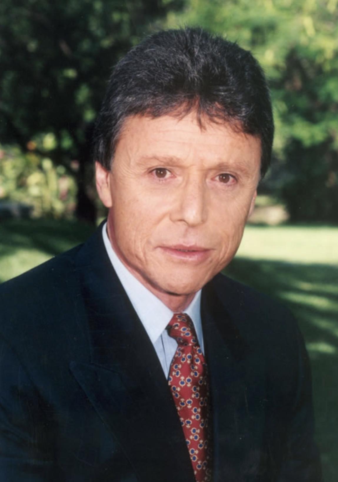 Enrique Novi image