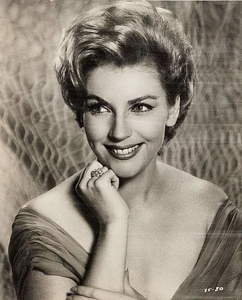 Joan O'Brien image
