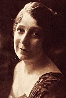 Laura Oakley image