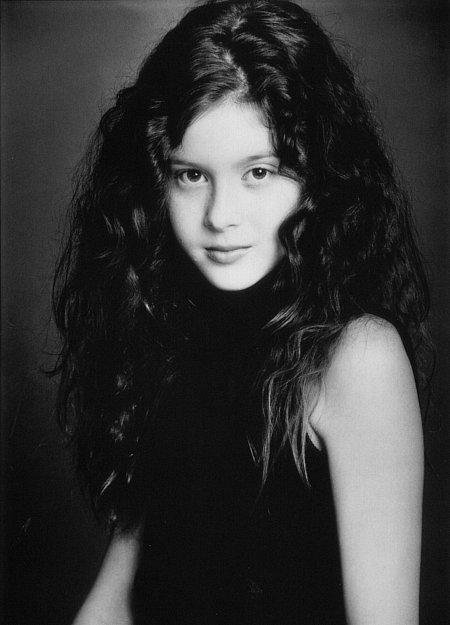 Renee Olstead image