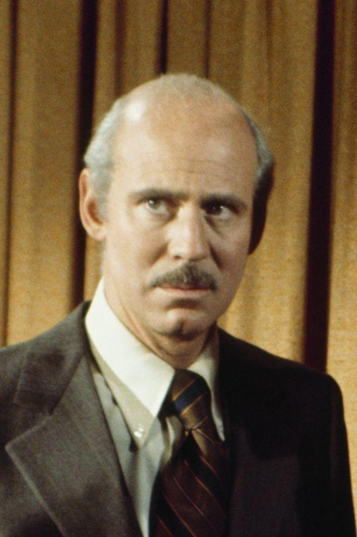 Alan Oppenheimer image
