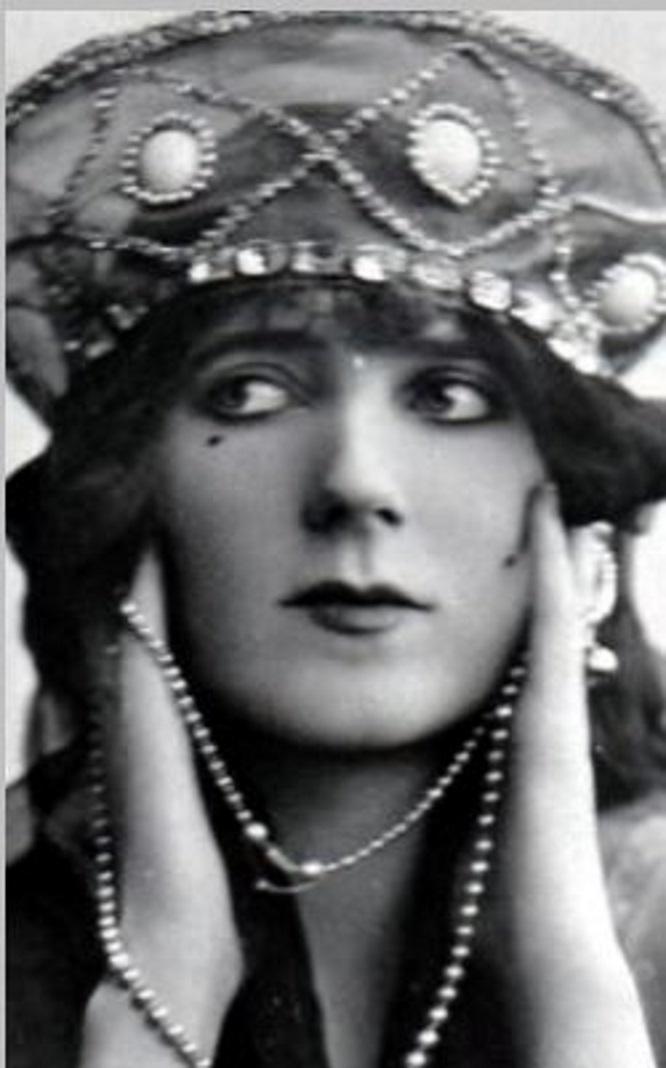 Gina Palerme image