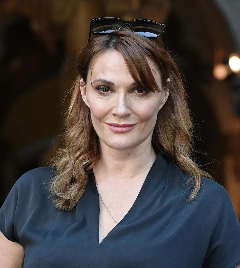 Sarah Parish image