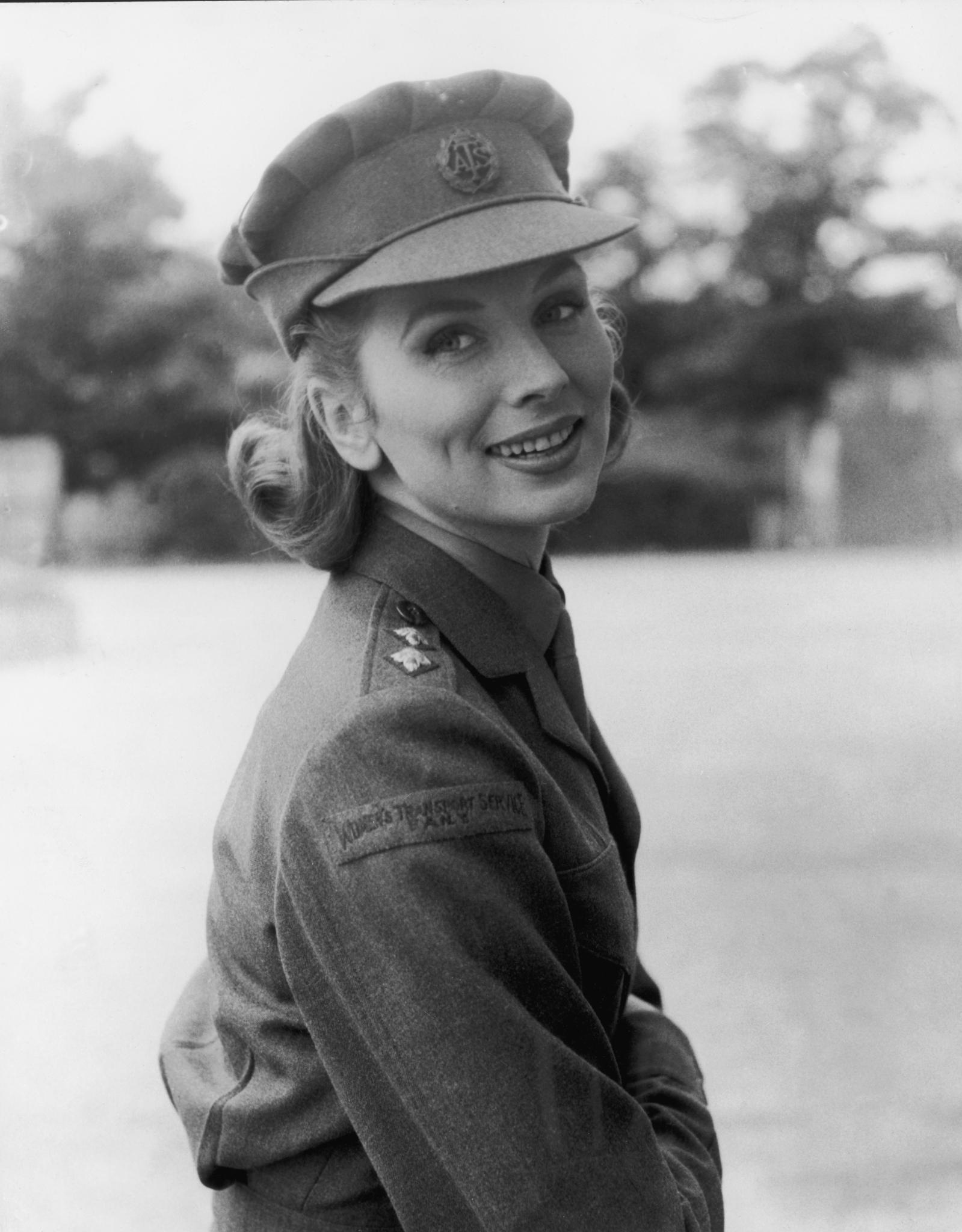 Suzy Parker image