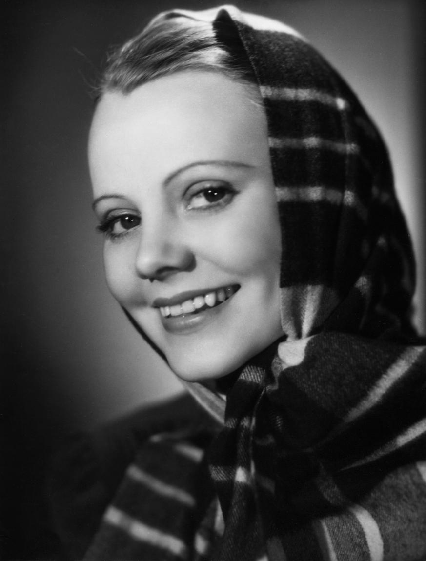 Sabine Peters image
