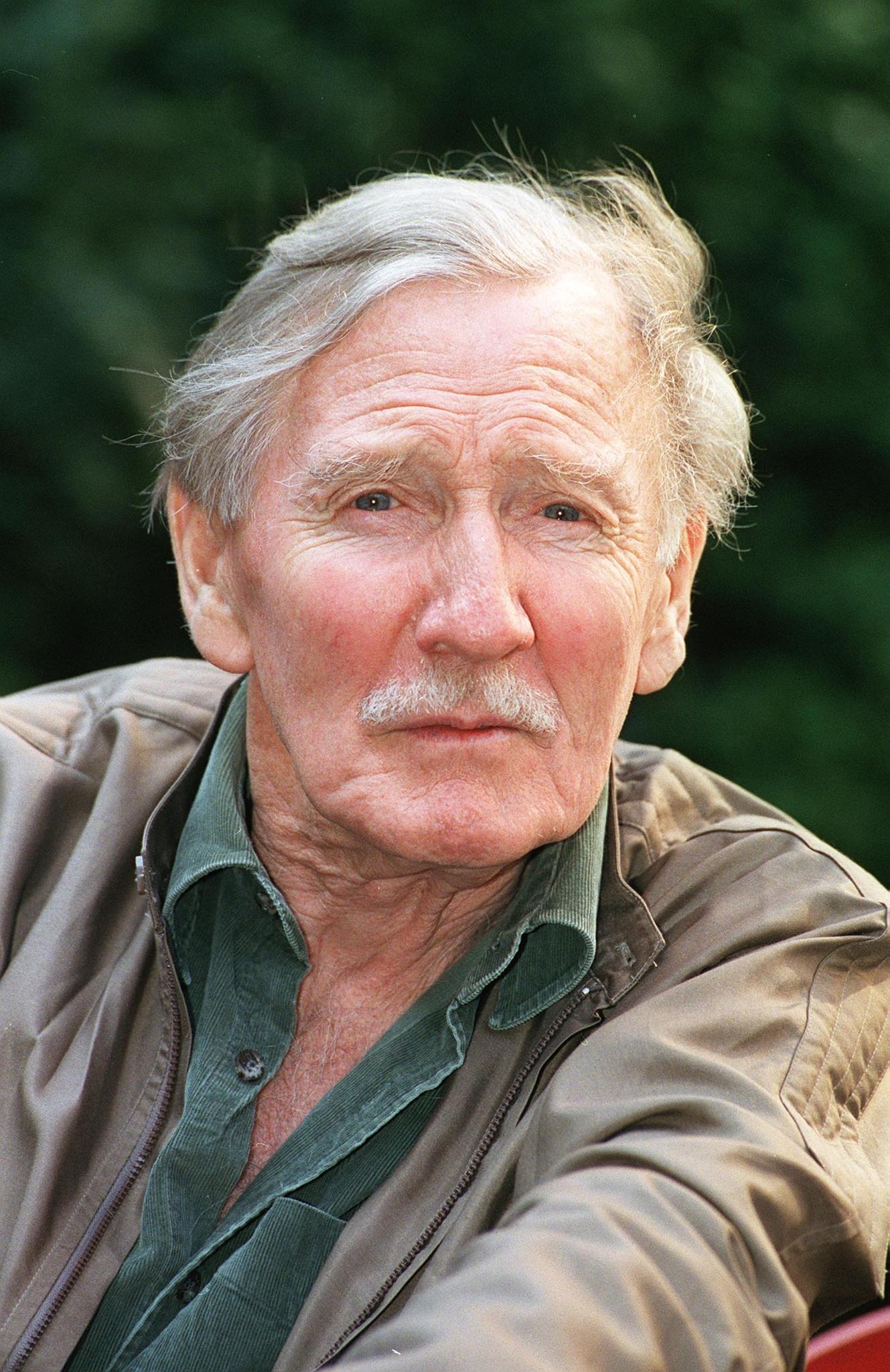 Leslie Phillips image