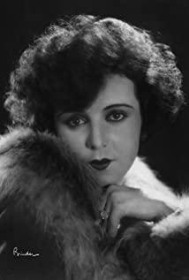 Elisabeth Pinajeff image