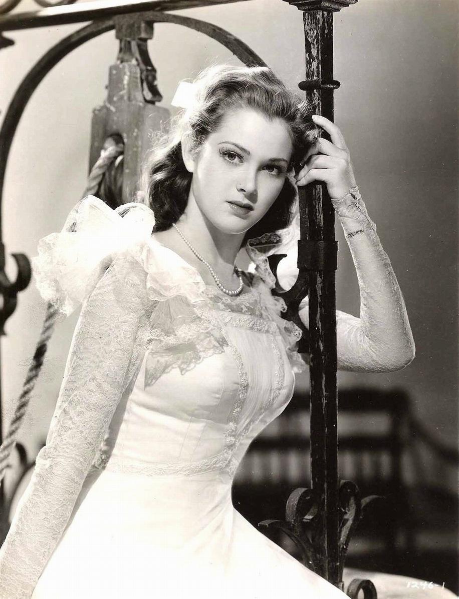 Frances Rafferty image