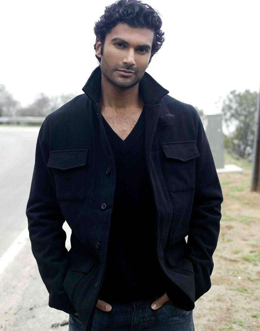 Sendhil Ramamurthy image