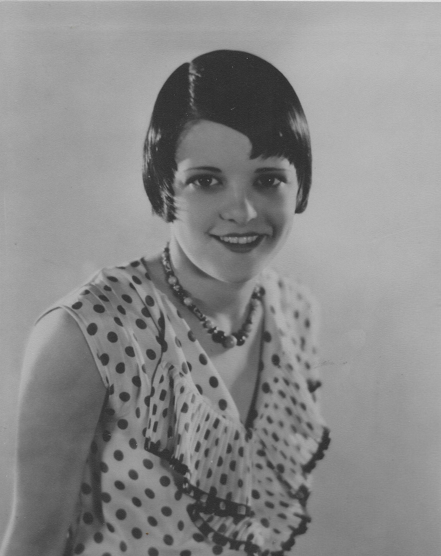 Mona Ray image
